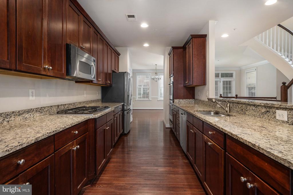 500 TRIADELPHIA WAY