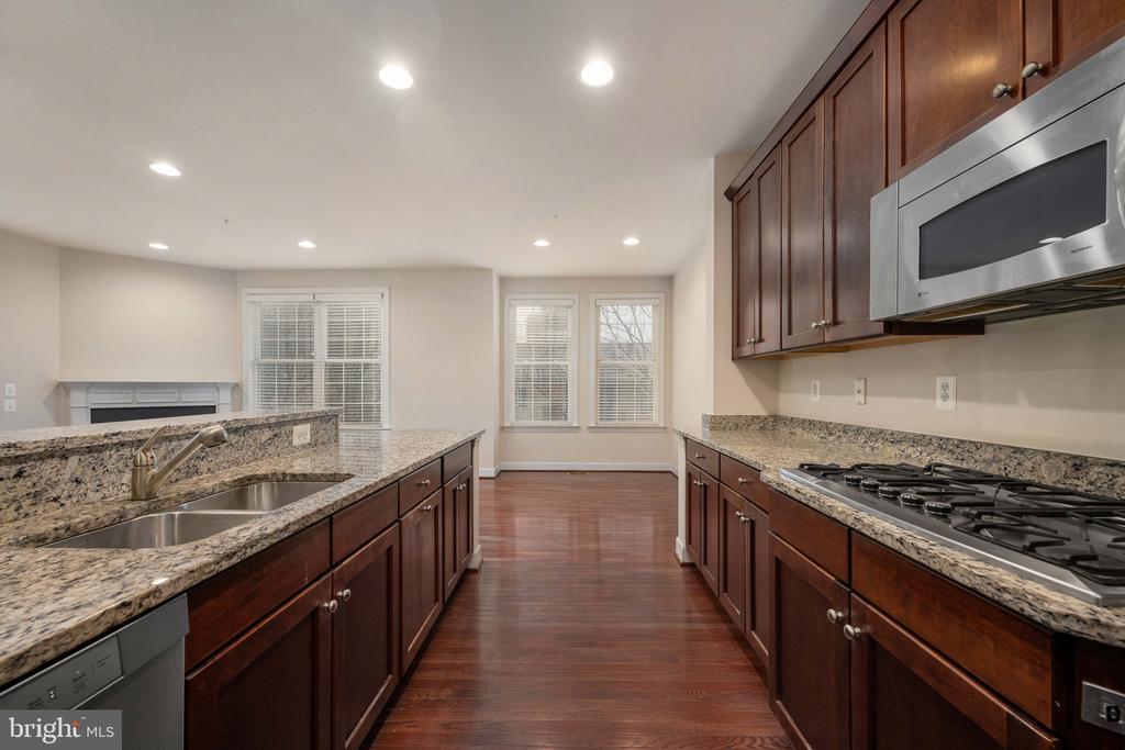 500 TRIADELPHIA WAY
