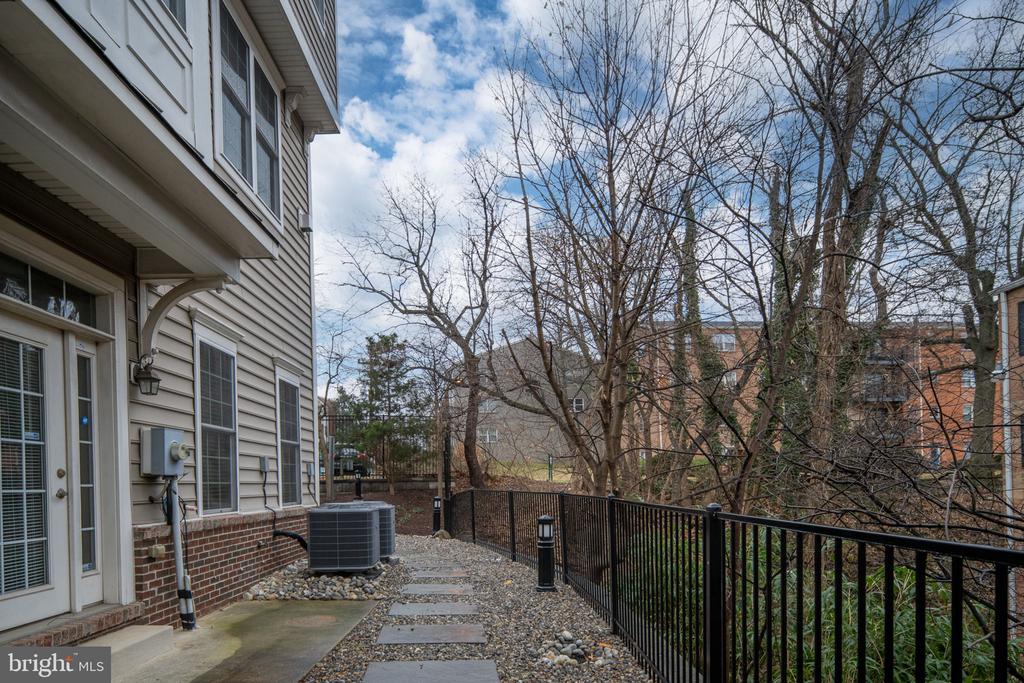 500 TRIADELPHIA WAY