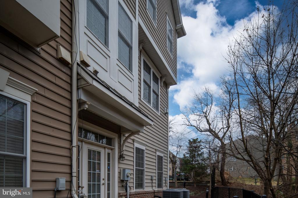 500 TRIADELPHIA WAY