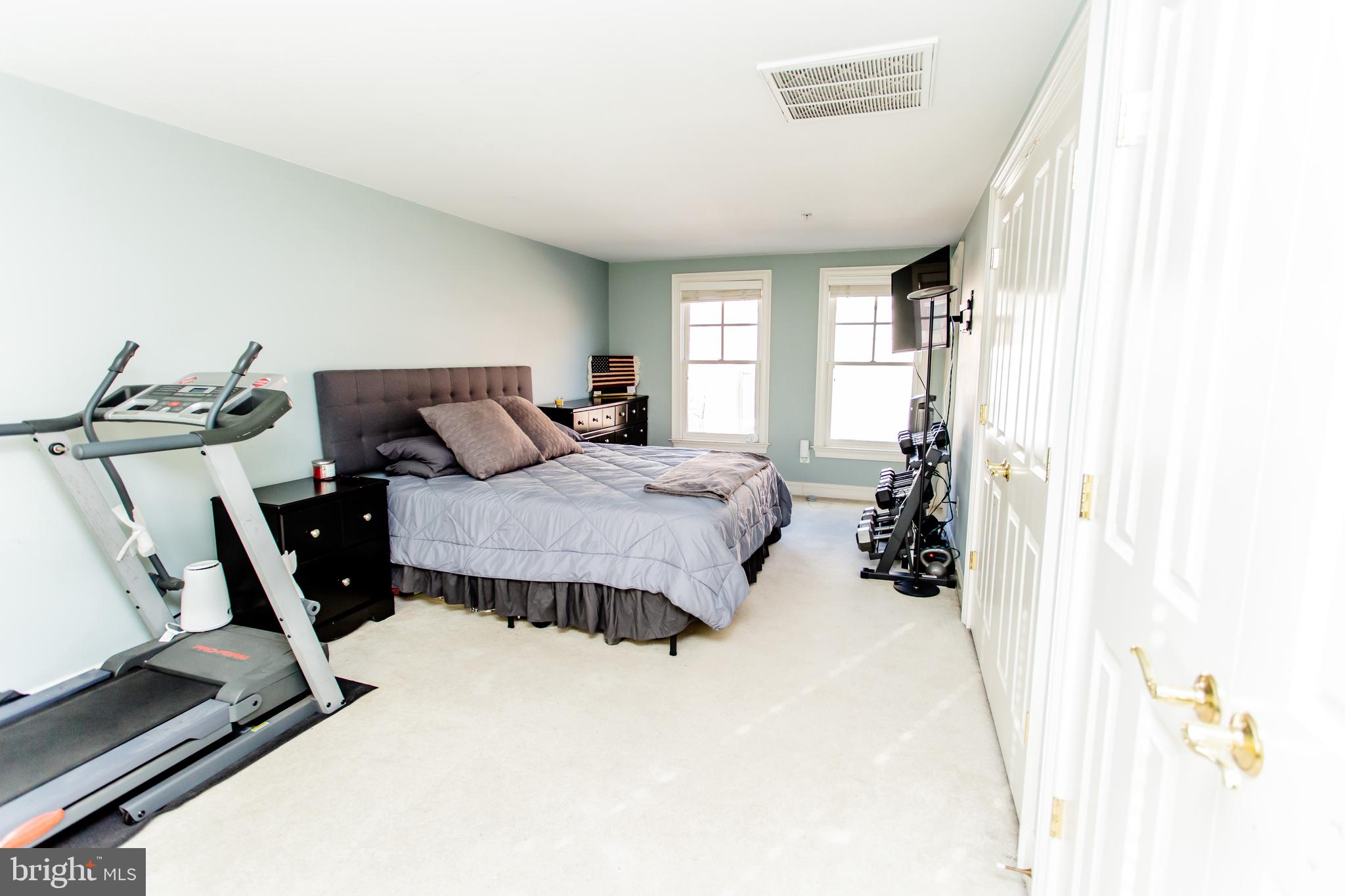 428 JOHN CARLYLE STREET