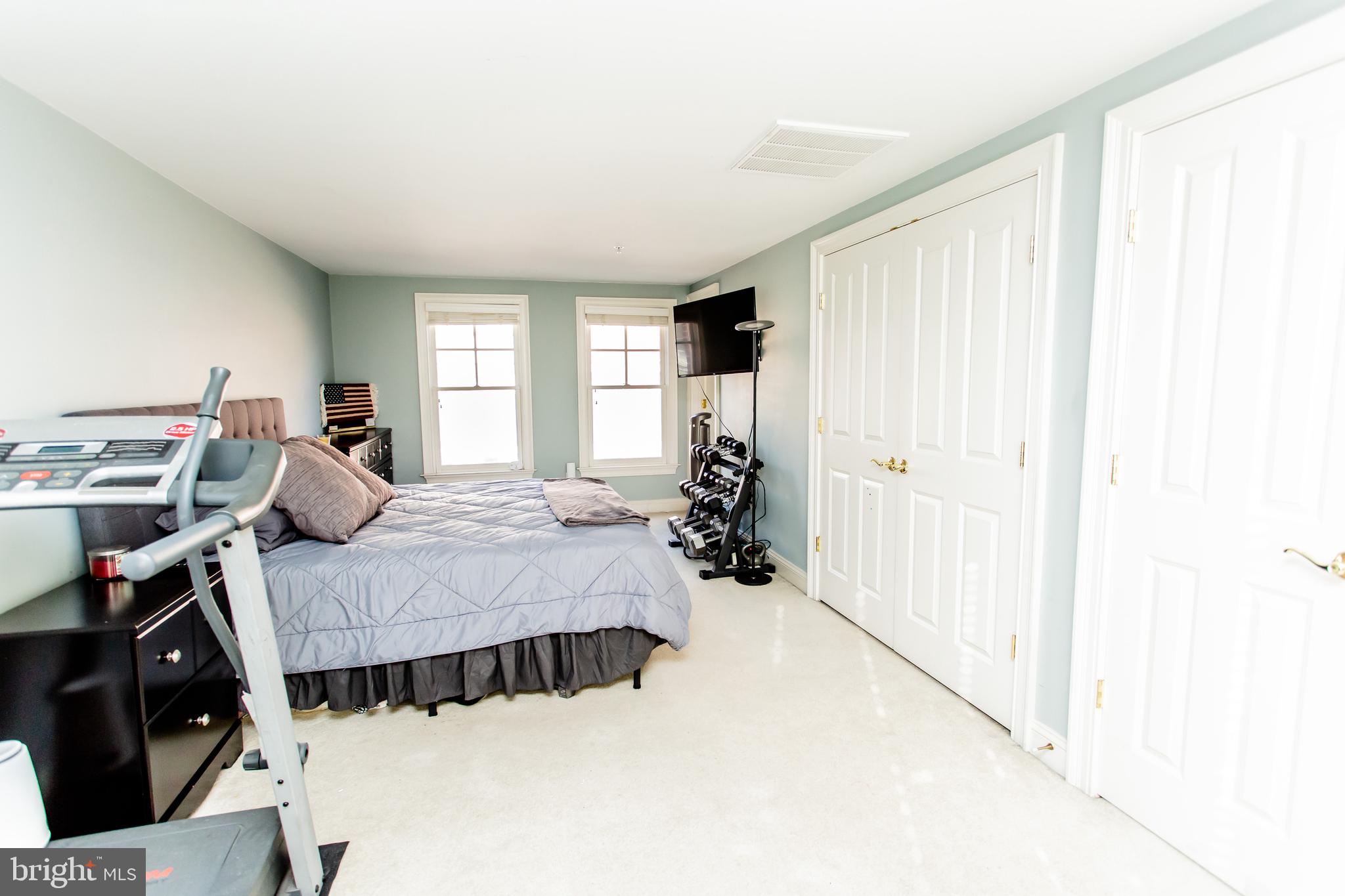 428 JOHN CARLYLE STREET