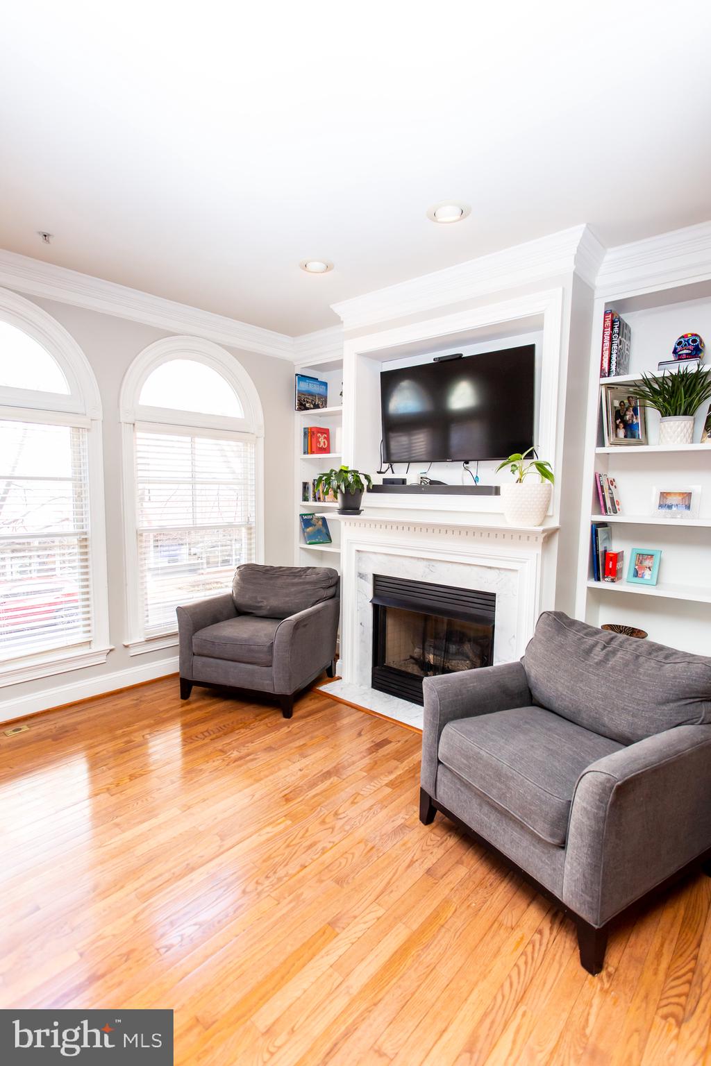 428 JOHN CARLYLE STREET