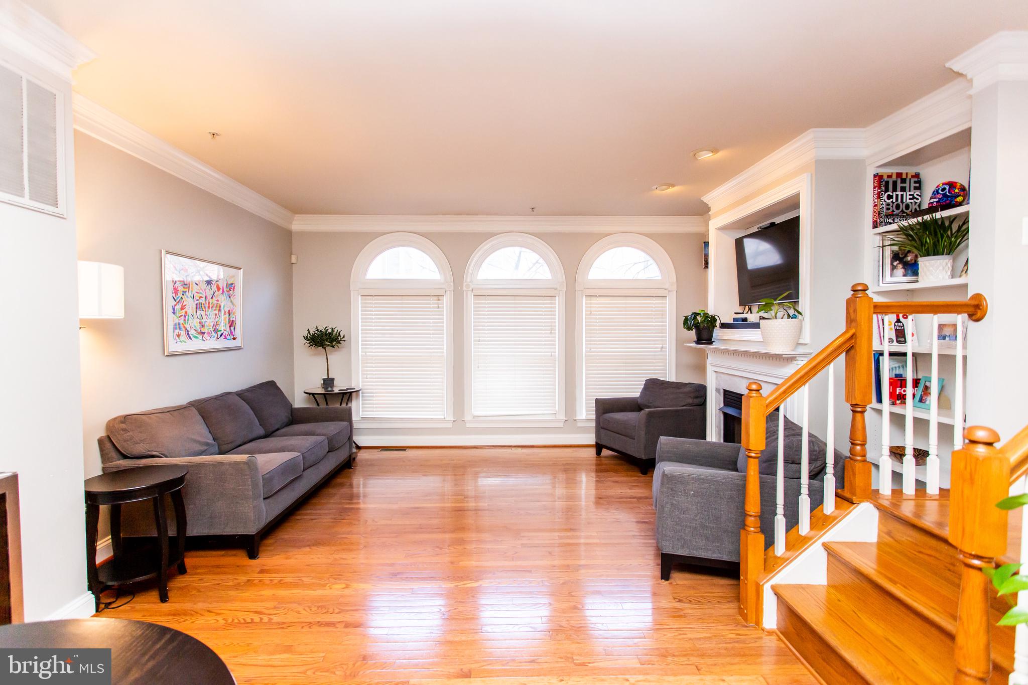 428 JOHN CARLYLE STREET