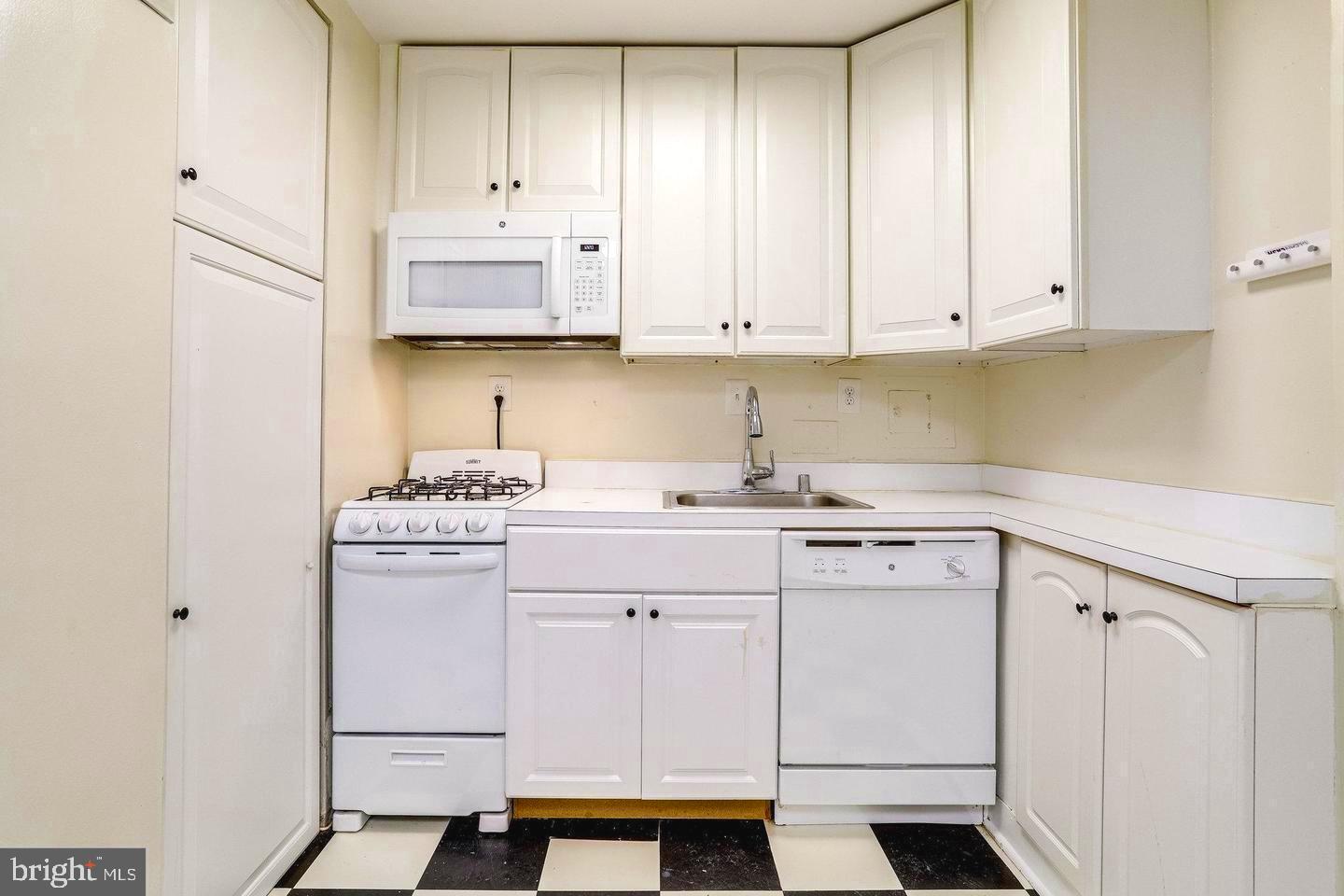 801 N PITT STREET N 311