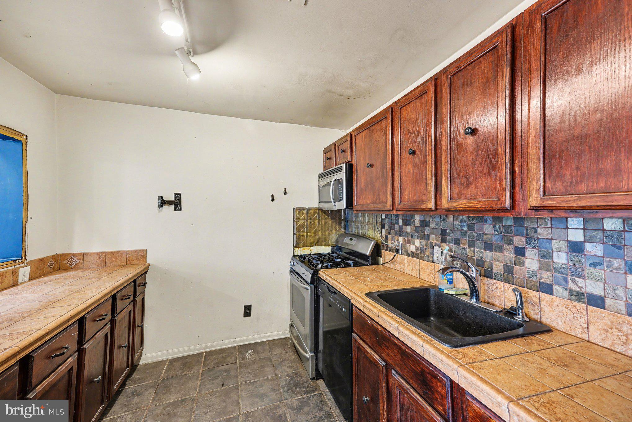 503 N ARMISTEAD STREET N 201