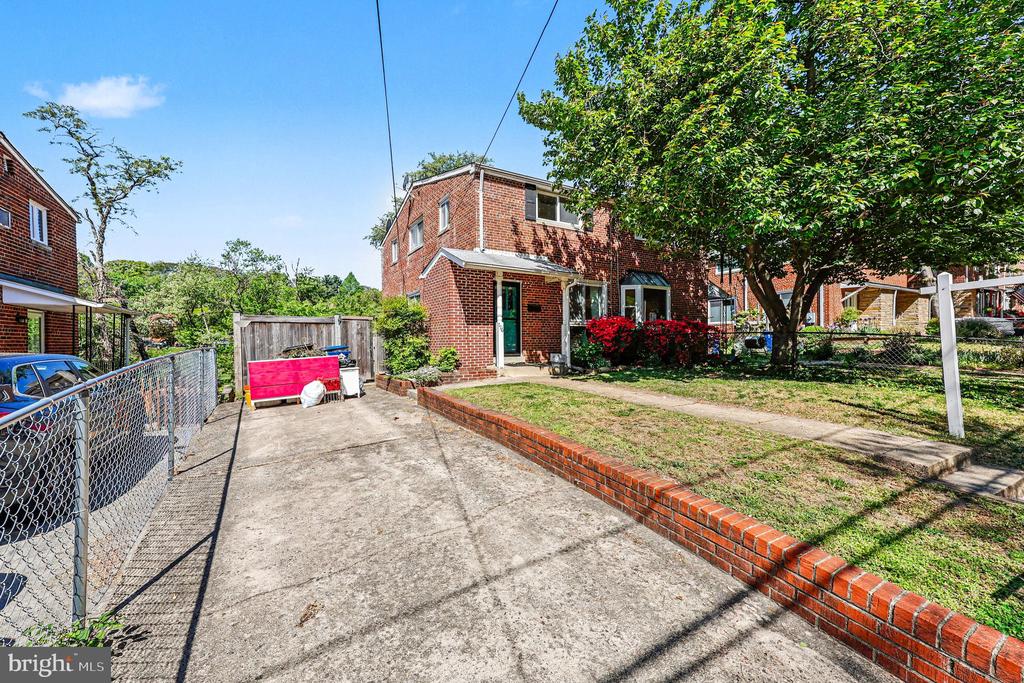 116 E TAYLOR RUN PARKWAY