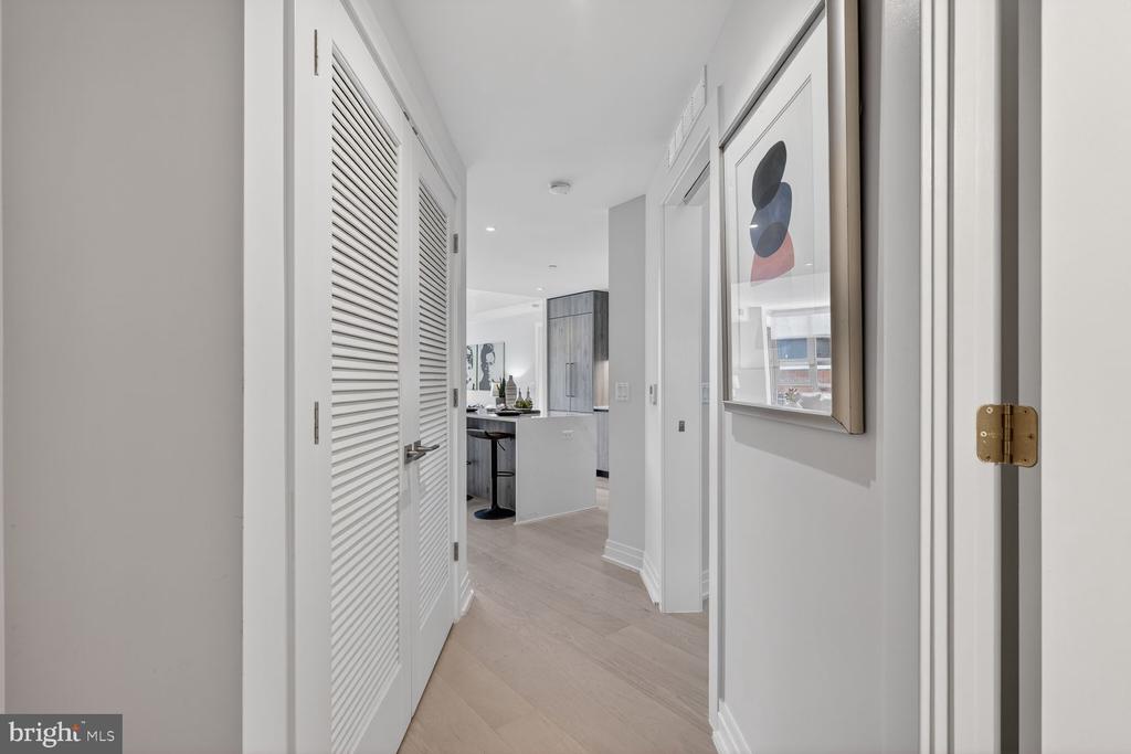 1201 N ROYAL STREET 402