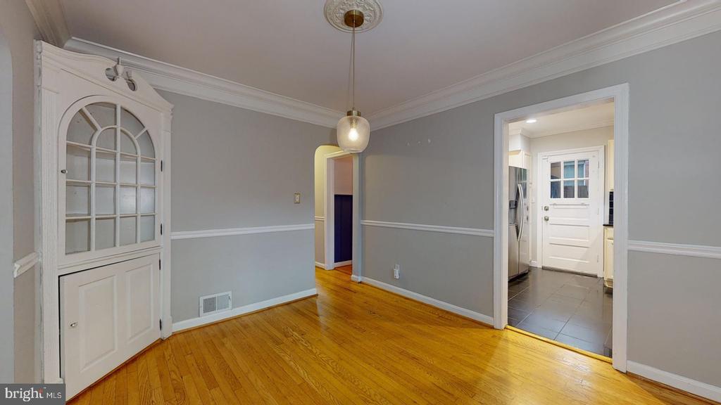 806 N OVERLOOK DRIVE