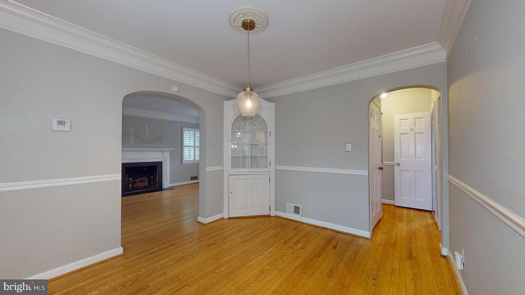 806 N OVERLOOK DRIVE