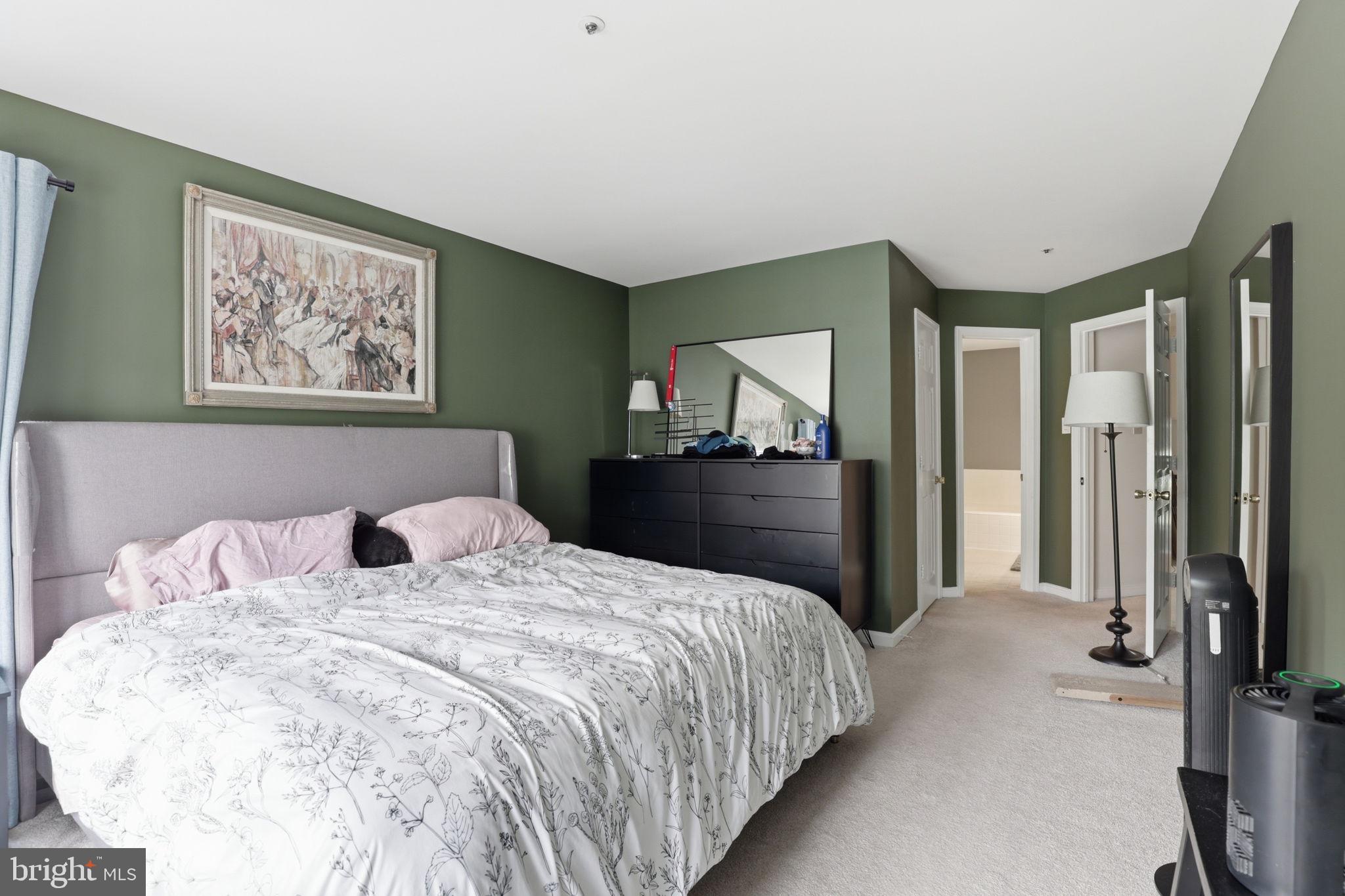 277 S PICKETT STREET 302