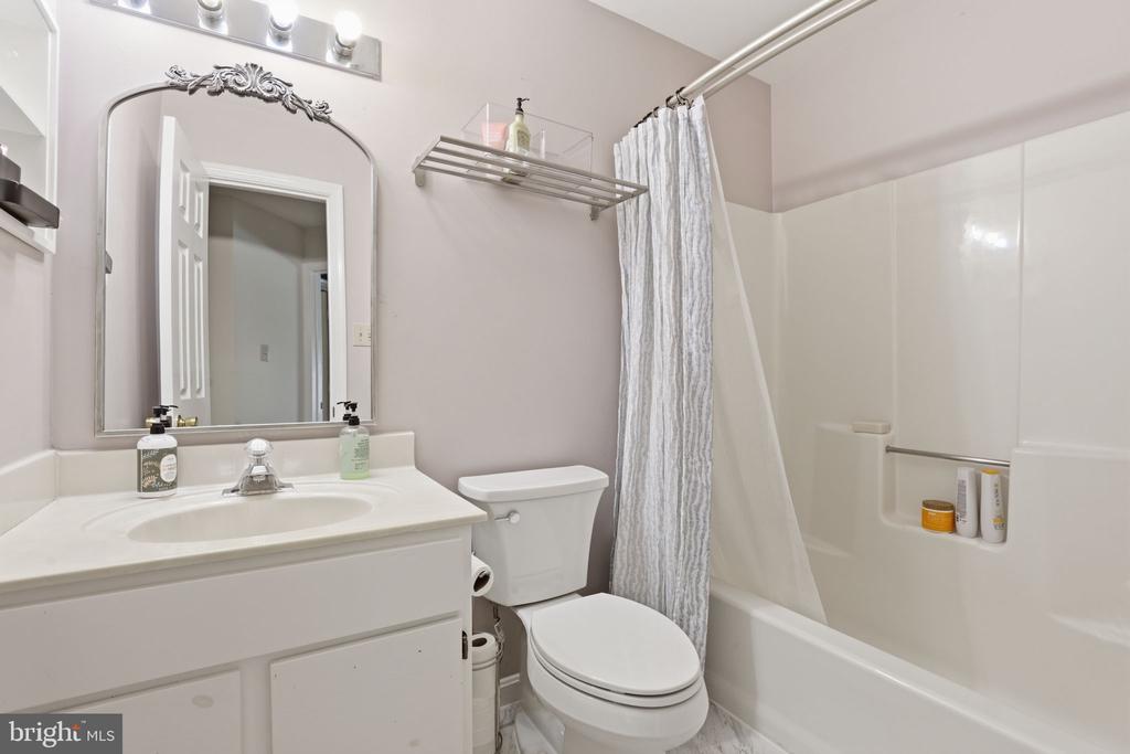 277 S PICKETT STREET 302