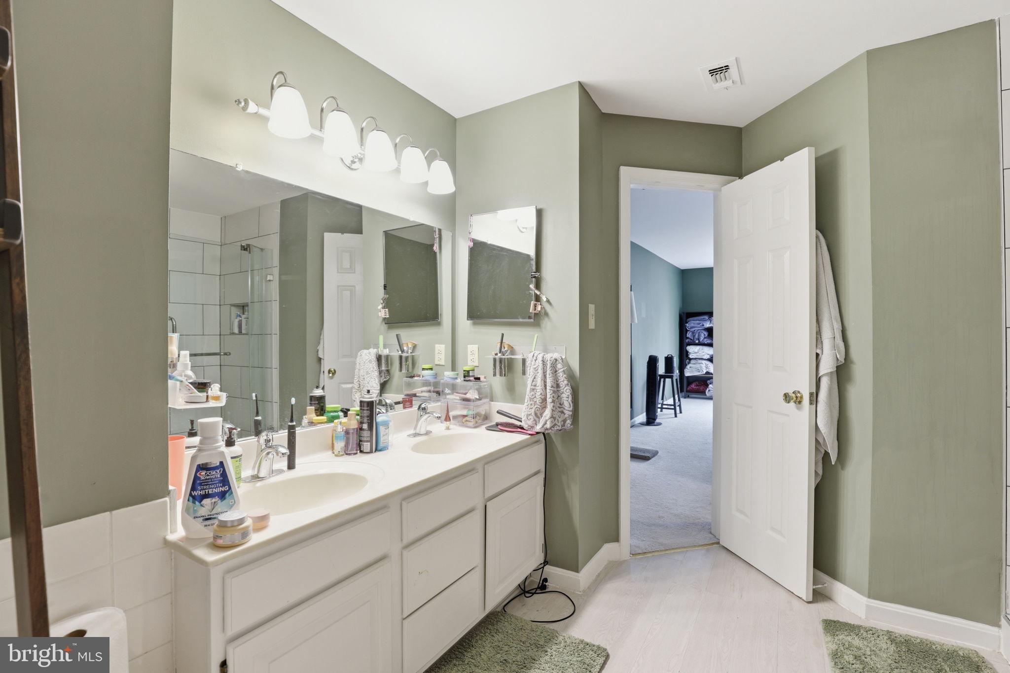 277 S PICKETT STREET 302