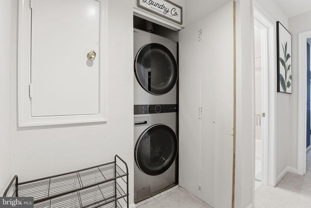 277 S PICKETT STREET 302