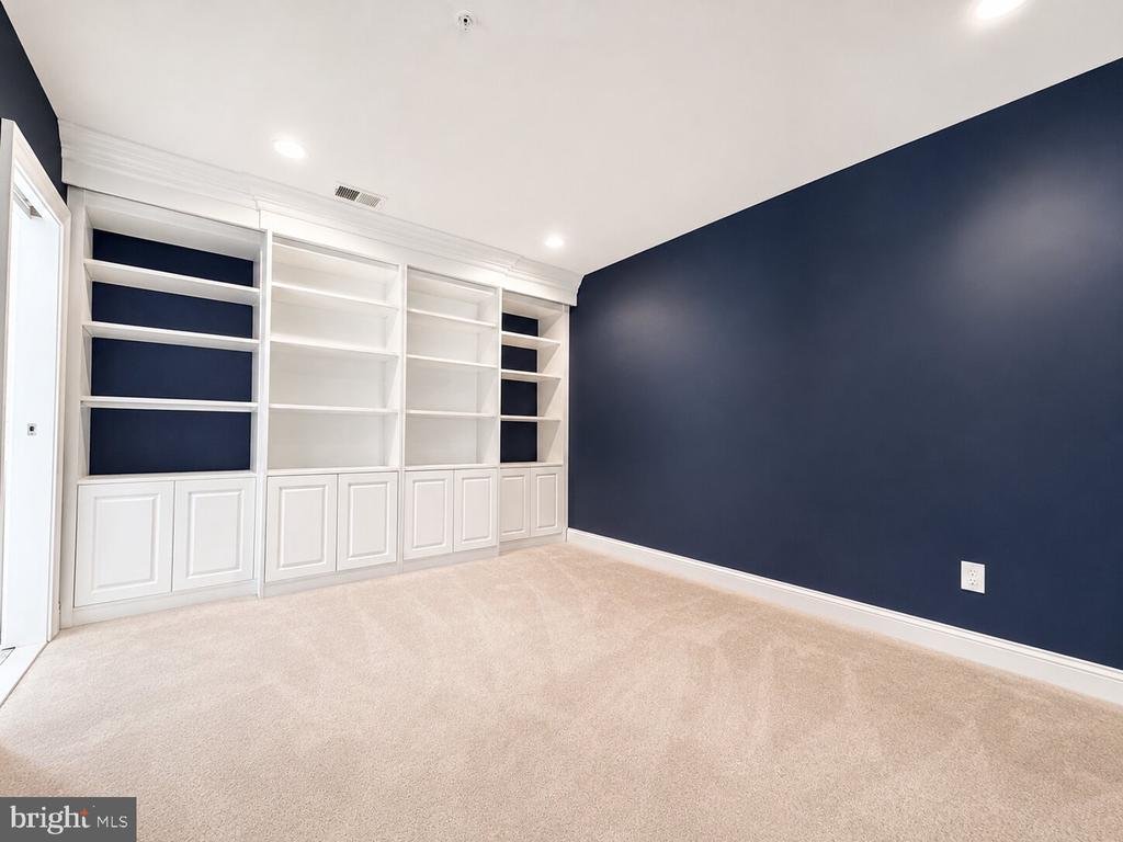 1824 POTOMAC GREENS DRIVE