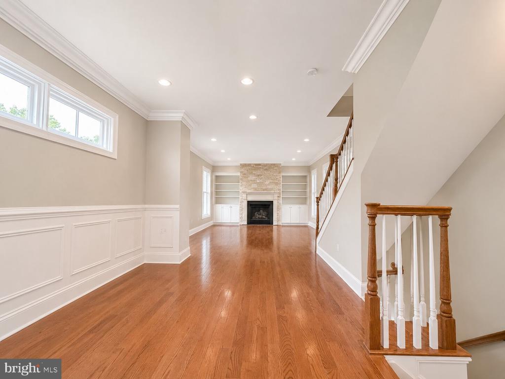 1824 POTOMAC GREENS DRIVE