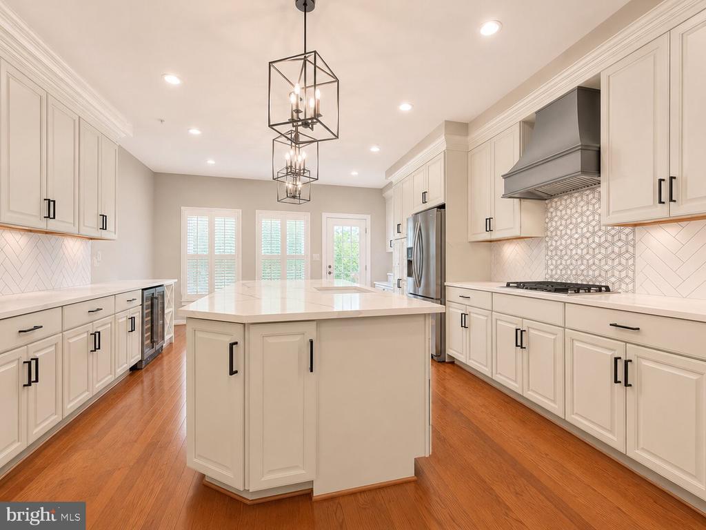 1824 POTOMAC GREENS DRIVE
