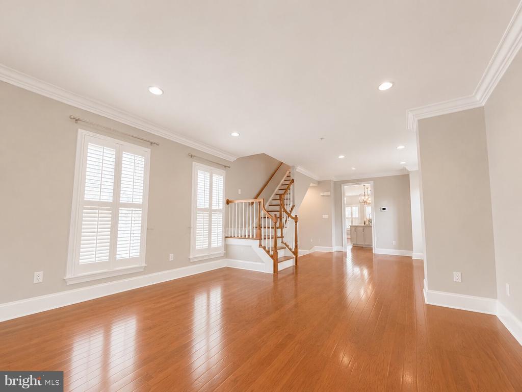 1824 POTOMAC GREENS DRIVE