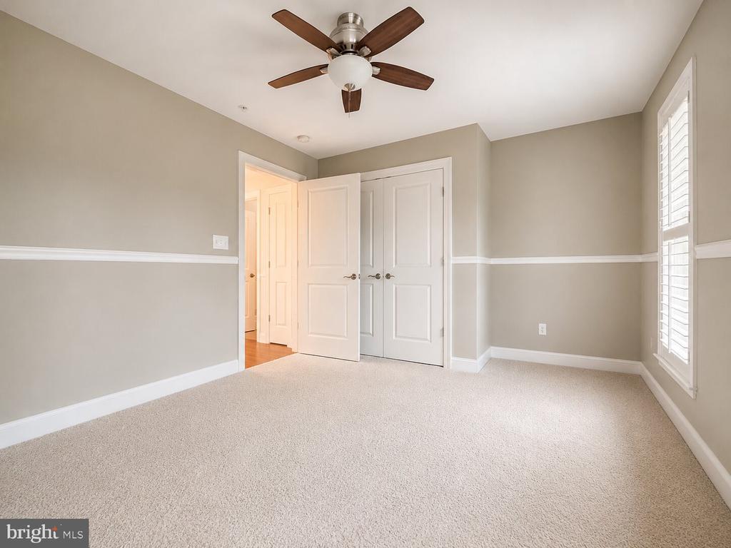 1824 POTOMAC GREENS DRIVE