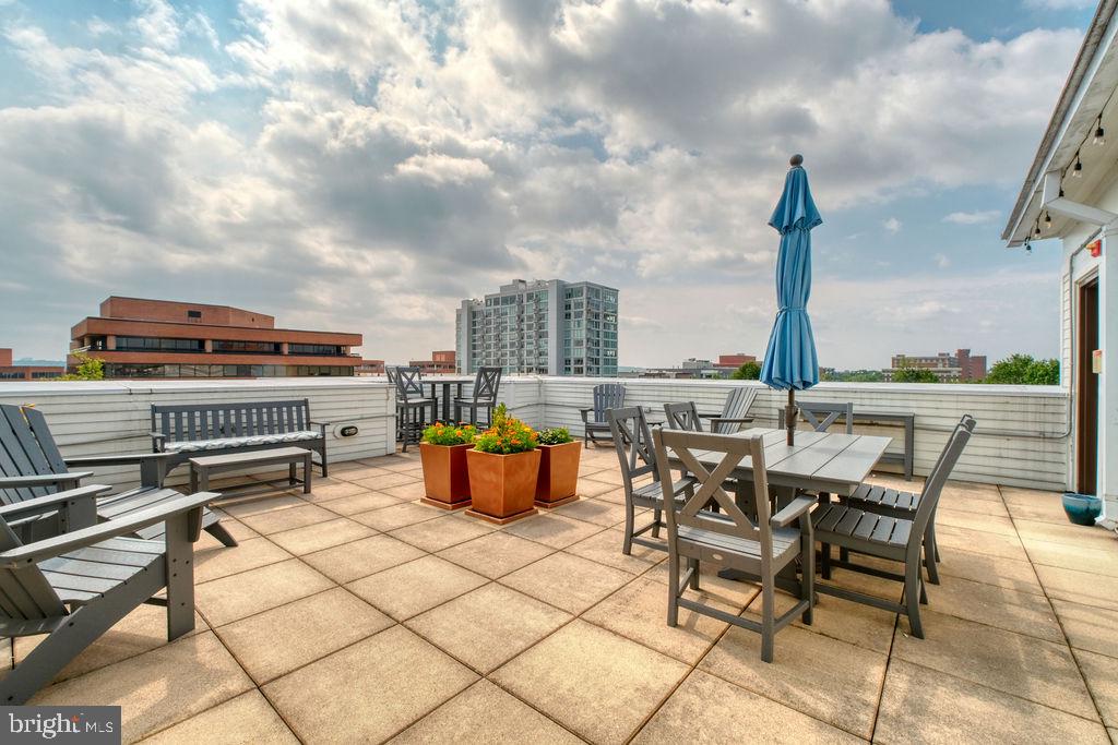 1023 ROYAL STREET N Unit: 204