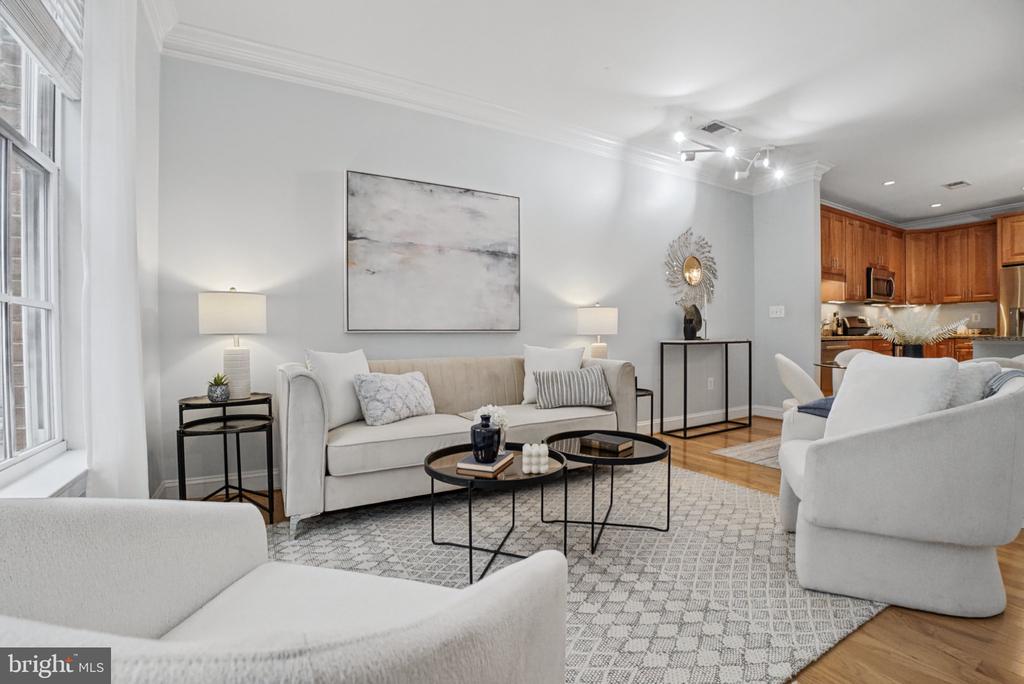 1023 ROYAL STREET N Unit: 204
