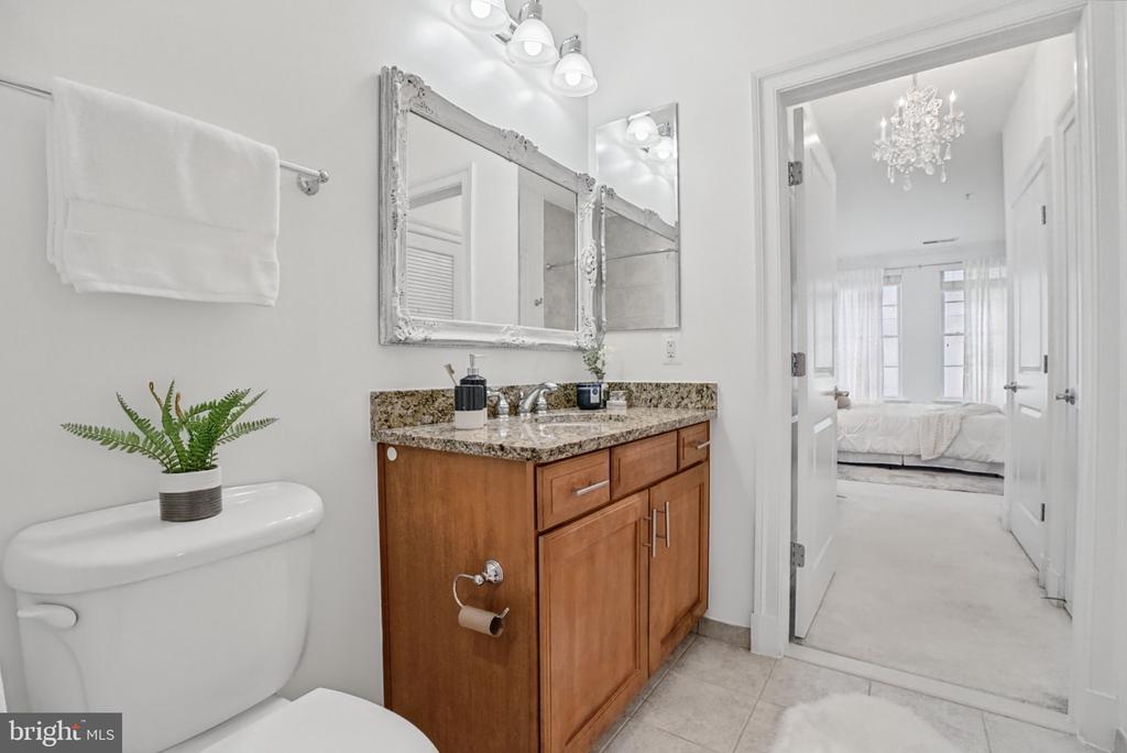 1023 ROYAL STREET N Unit: 204