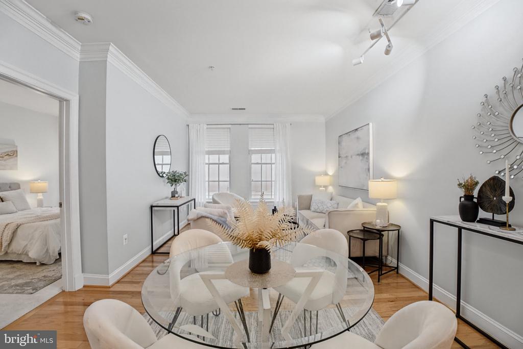 1023 ROYAL STREET N Unit: 204