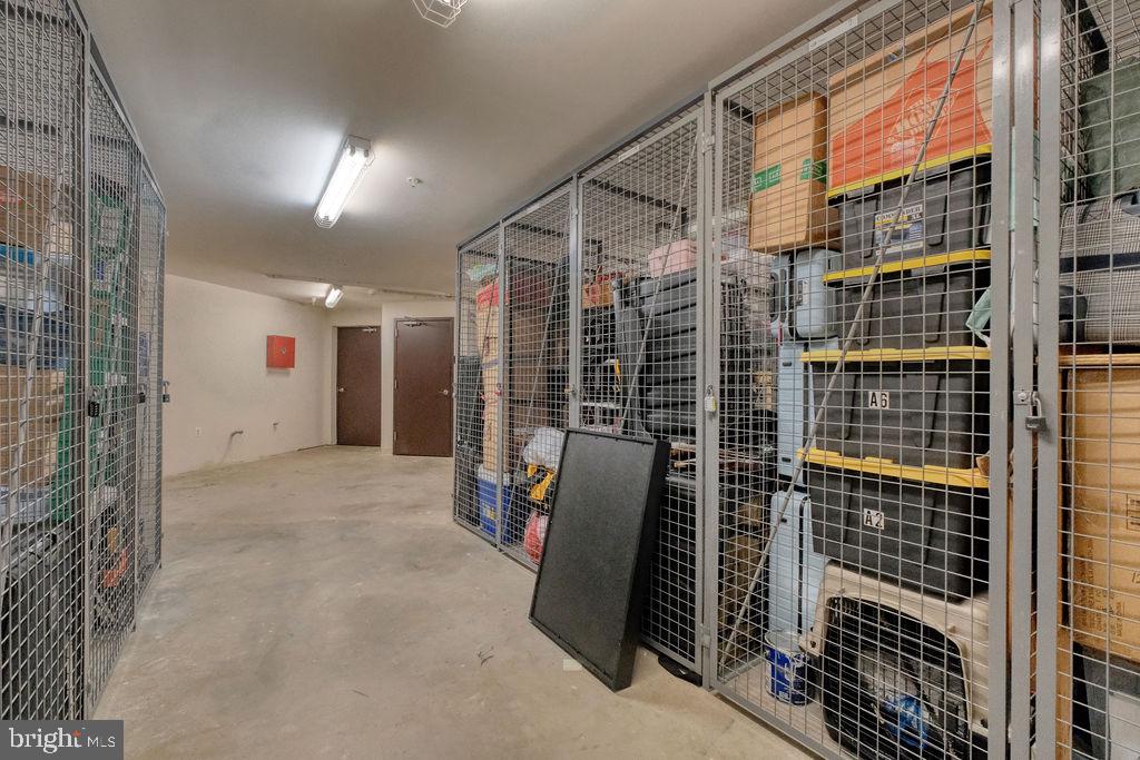 1023 ROYAL STREET N Unit: 204