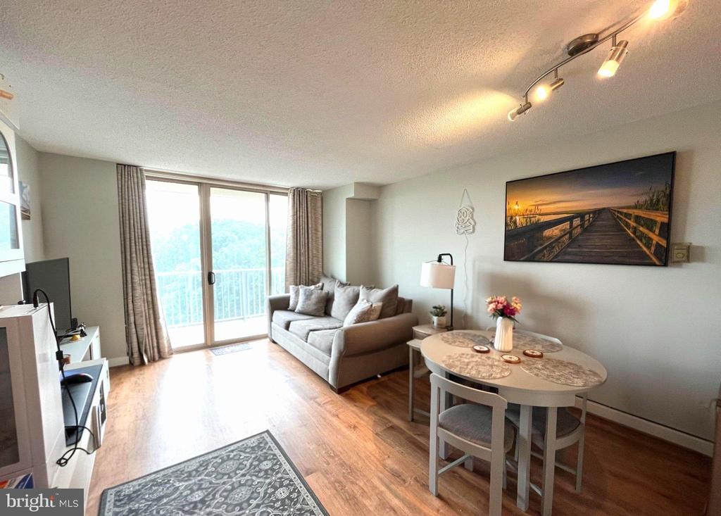 2500 N VAN DORN STREET Unit: 1020