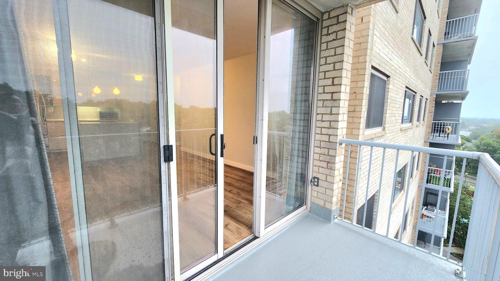 2500 N VAN DORN STREET Unit: 1020