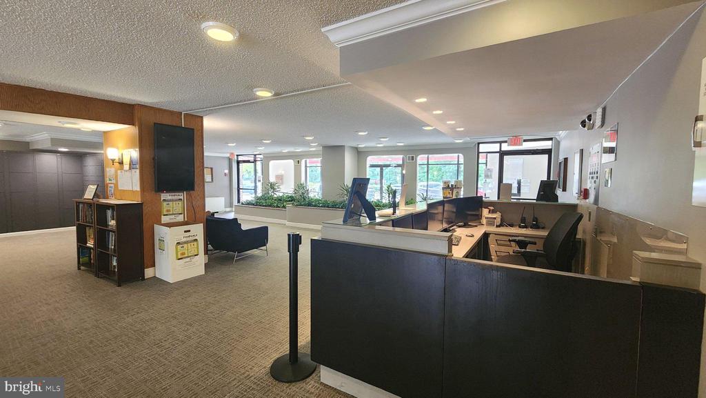 2500 N VAN DORN STREET Unit: 1020