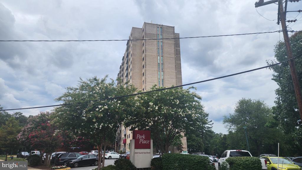 2500 N VAN DORN STREET Unit: 1020