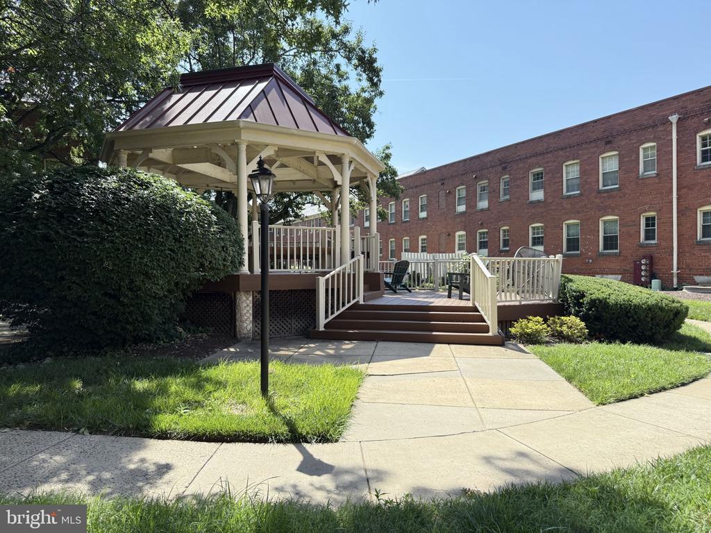 1407 E ABINGDON DRIVE Unit: 4