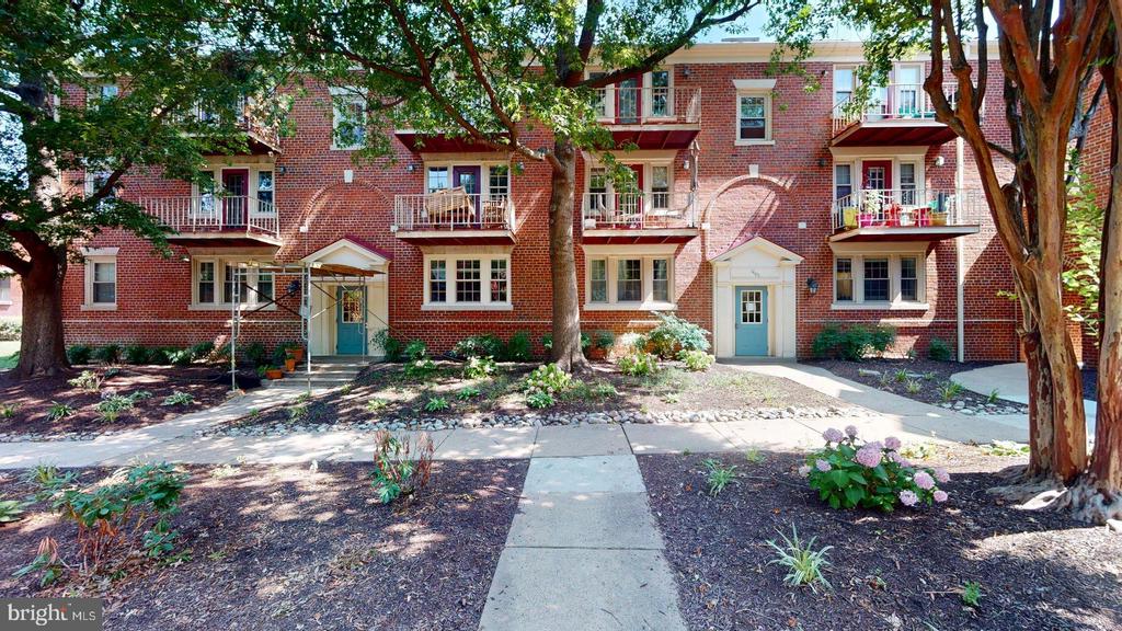 1407 E ABINGDON DRIVE Unit: 4