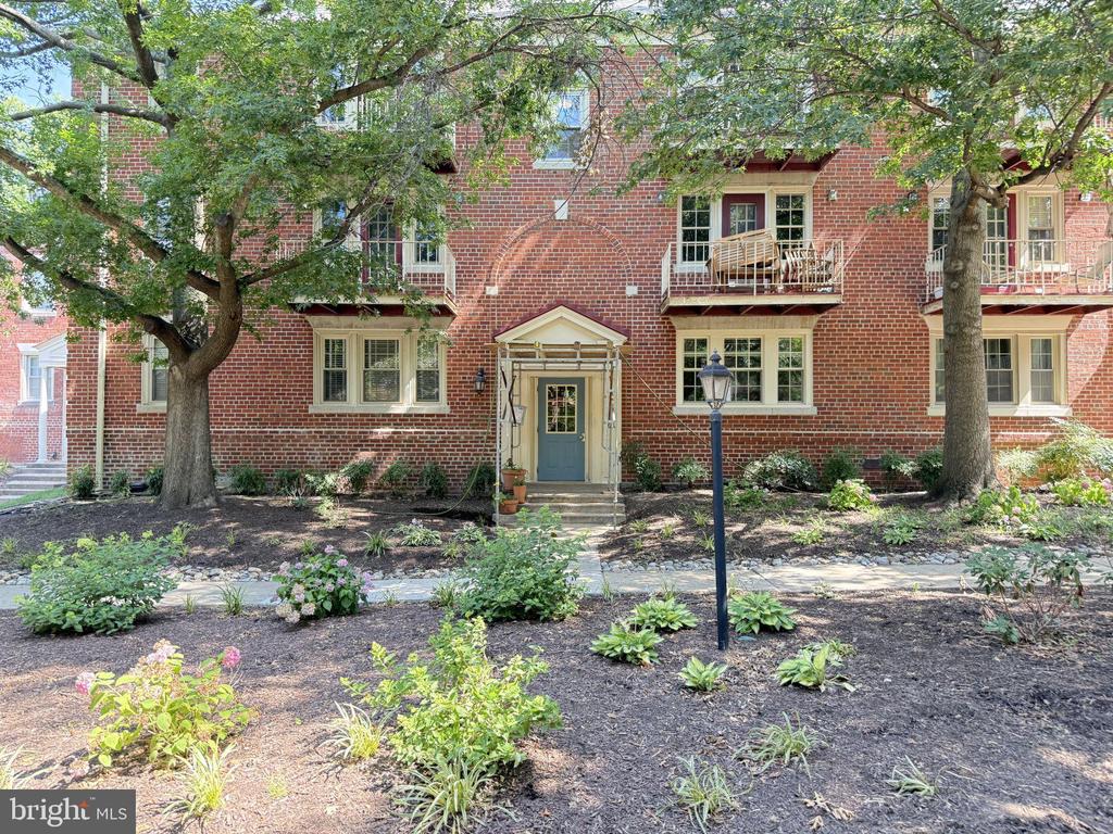 1407 E ABINGDON DRIVE Unit: 4