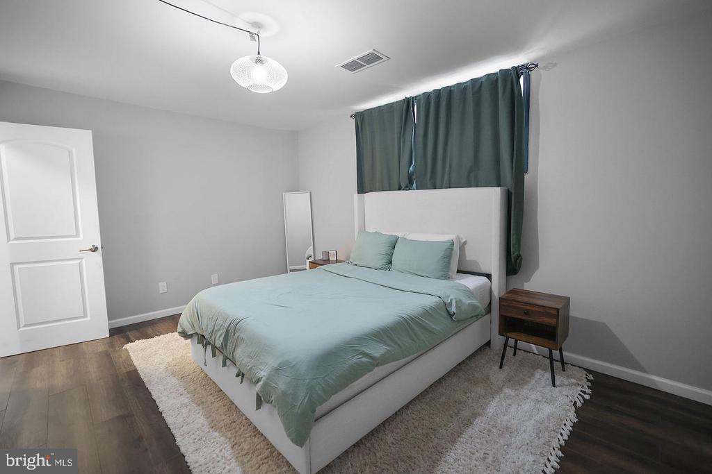 487 N ARMISTEAD STREET Unit: 301