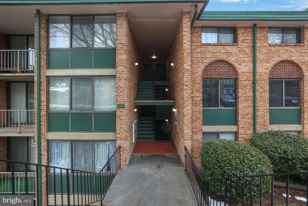 487 N ARMISTEAD STREET Unit: 301
