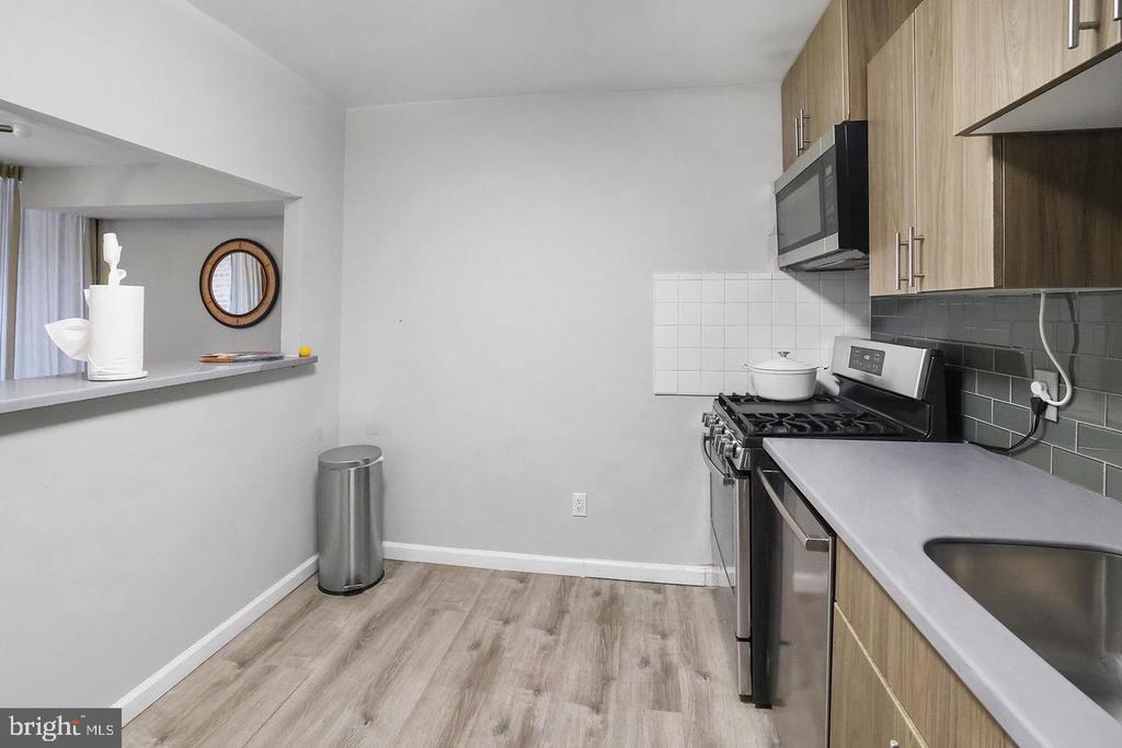 487 N ARMISTEAD STREET Unit: 301