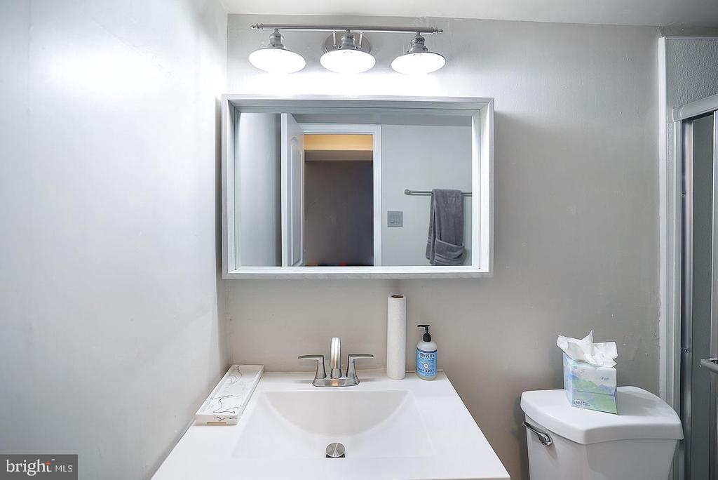 487 N ARMISTEAD STREET Unit: 301