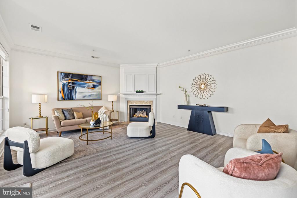 1725 KINGSGATE COURT Unit: 304