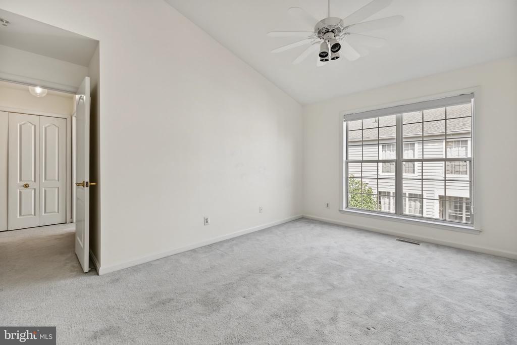 1725 KINGSGATE COURT Unit: 304