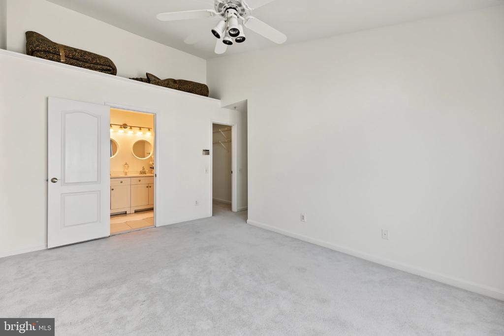 1725 KINGSGATE COURT Unit: 304
