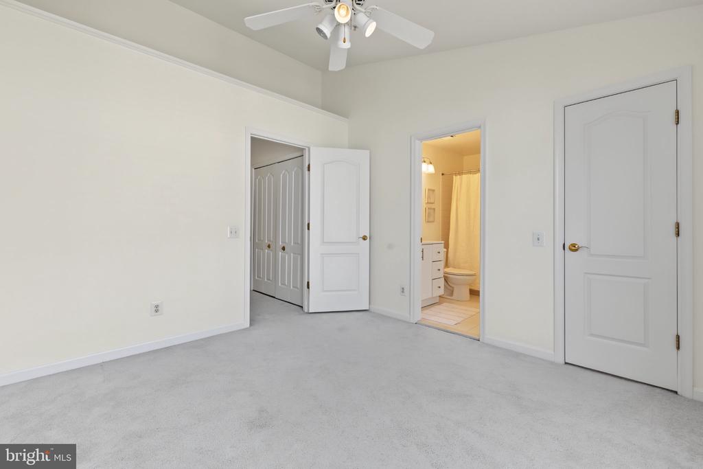 1725 KINGSGATE COURT Unit: 304