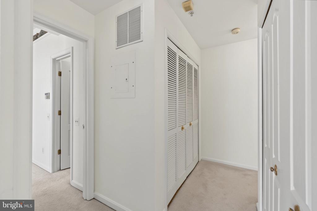 1725 KINGSGATE COURT Unit: 304