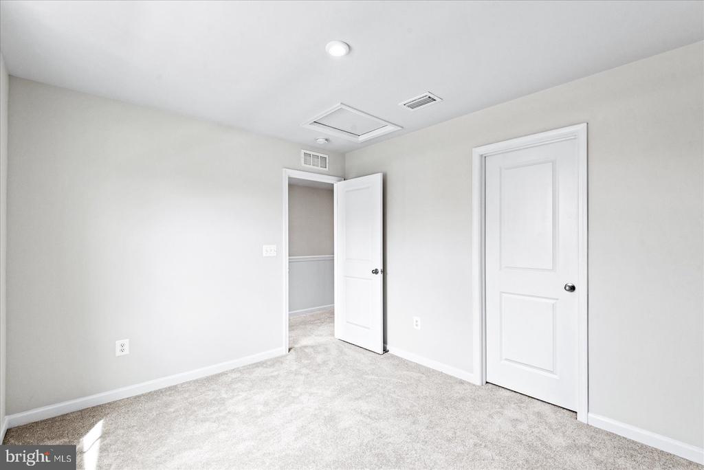 2633 HIGH POINT DRIVE