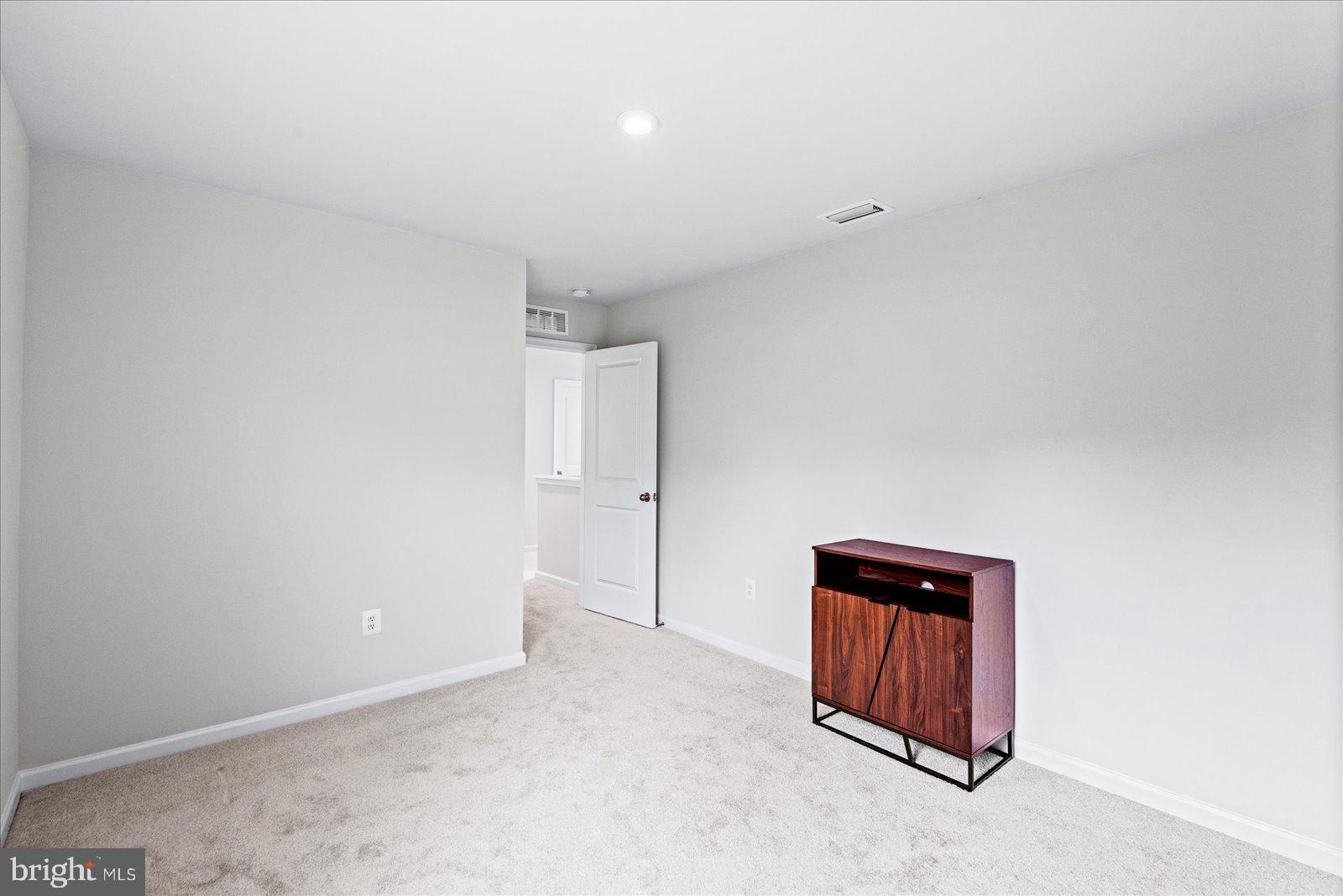 2633 HIGH POINT DRIVE