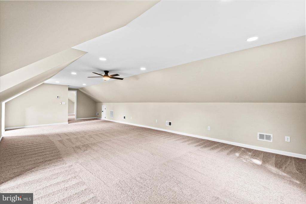17515 LAKEMONT DRIVE