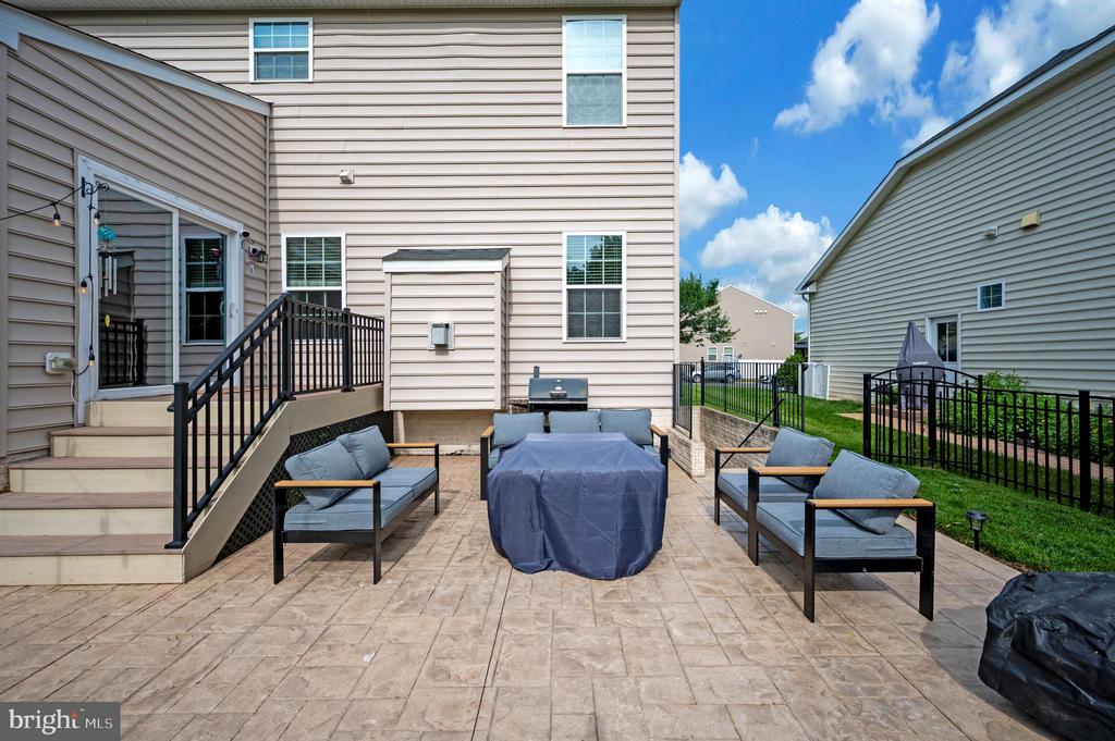 12037 LIVE OAK DRIVE
