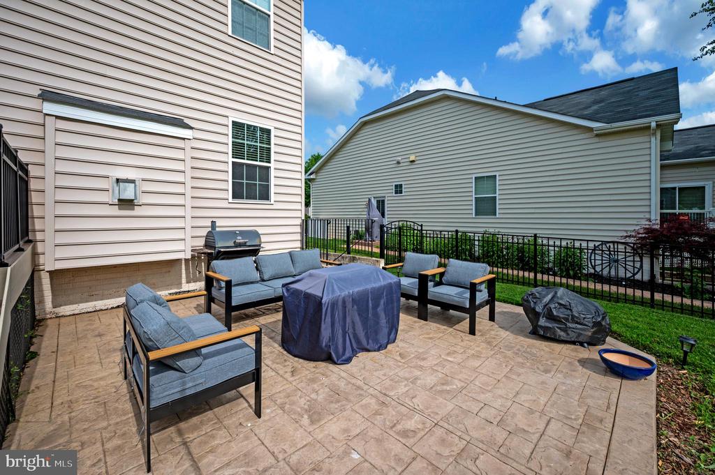 12037 LIVE OAK DRIVE