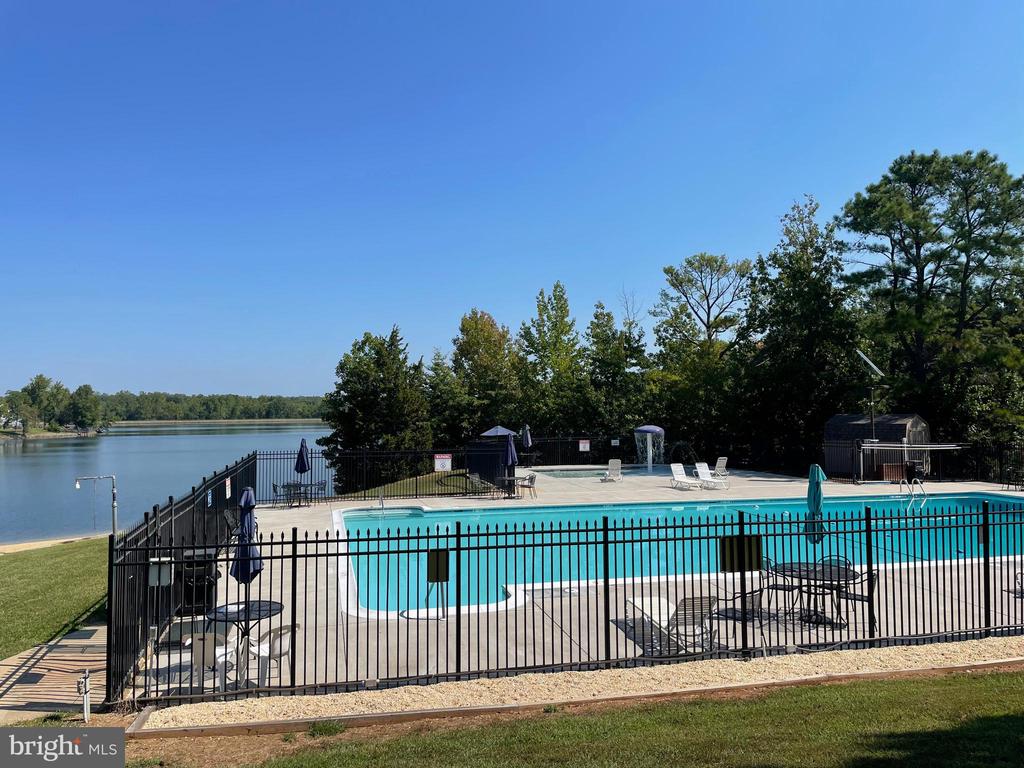 308 CRUMP DRIVE